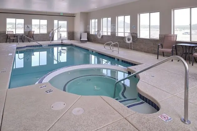 Holiday Inn Express and Suites Williams - Havuz