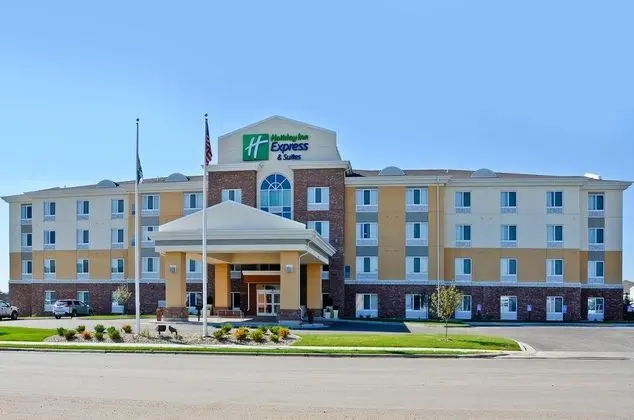 Holiday Inn Express and Suites Williston