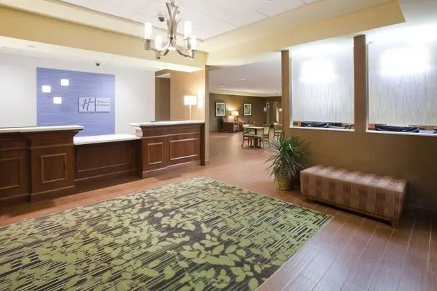 Holiday Inn Express and Suites Willmar - Dış Mekan