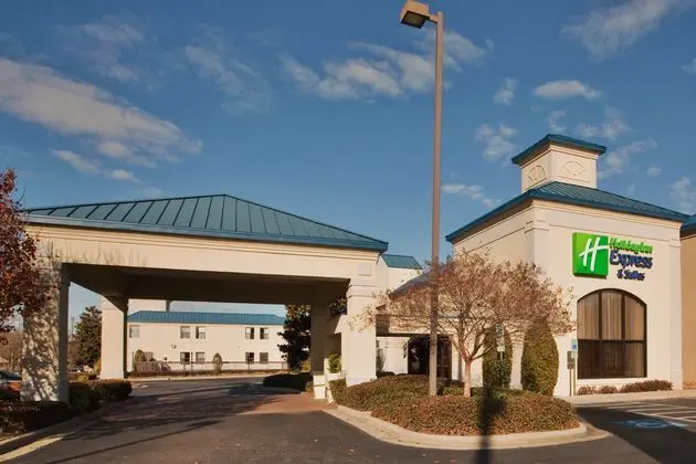 Holiday Inn Express and Suites Wilson I 95