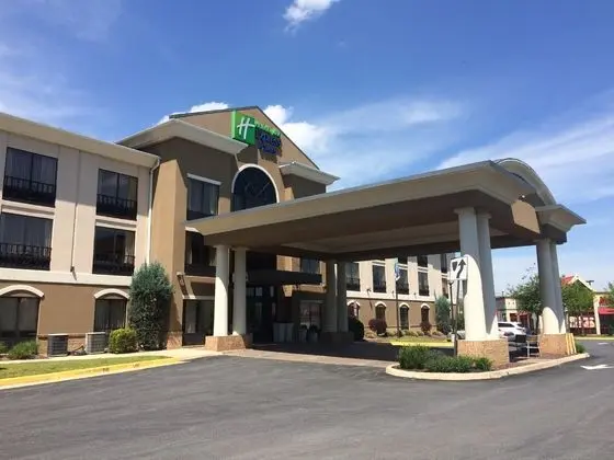 Holiday Inn Express and Suites Winchester
