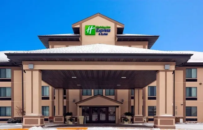 Holiday Inn Express and Suites Winner