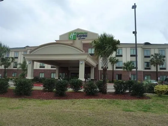 Holiday Inn Express & Suites Winnie