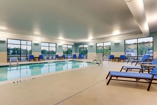 Holiday Inn Express And Suites Winston Salem Sw Clemmons, an IHG Hotel - Havuz