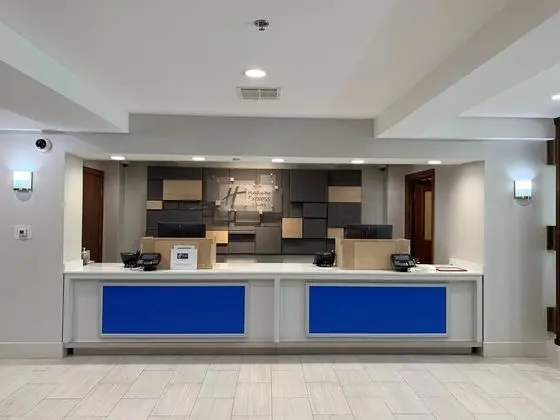 Holiday Inn Express & Suites Woodland Hills - Dış Mekan