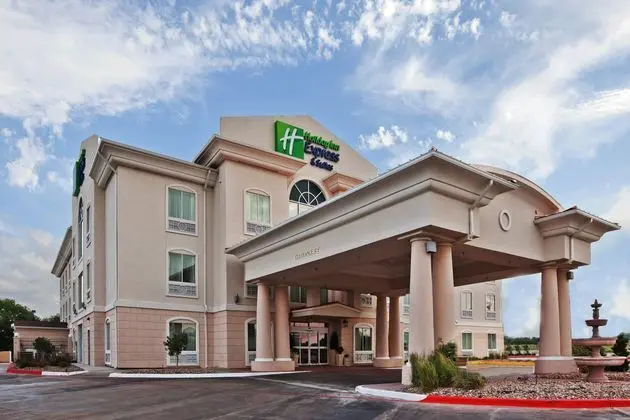 Holiday Inn Express and Suites Woodward Hwy 270