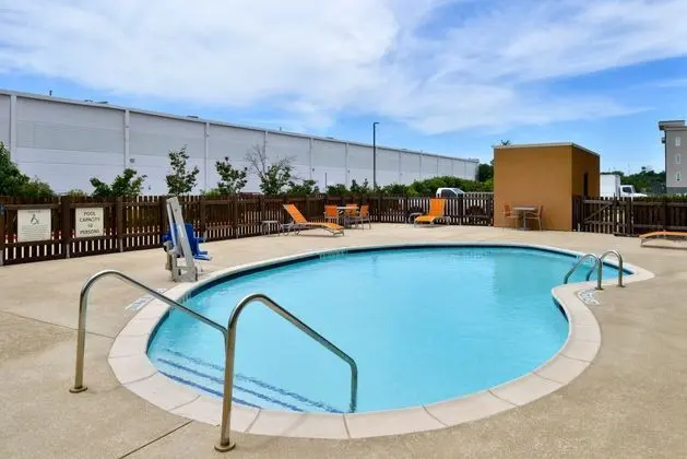 Holiday Inn Express and Suites Wylie West - Havuz