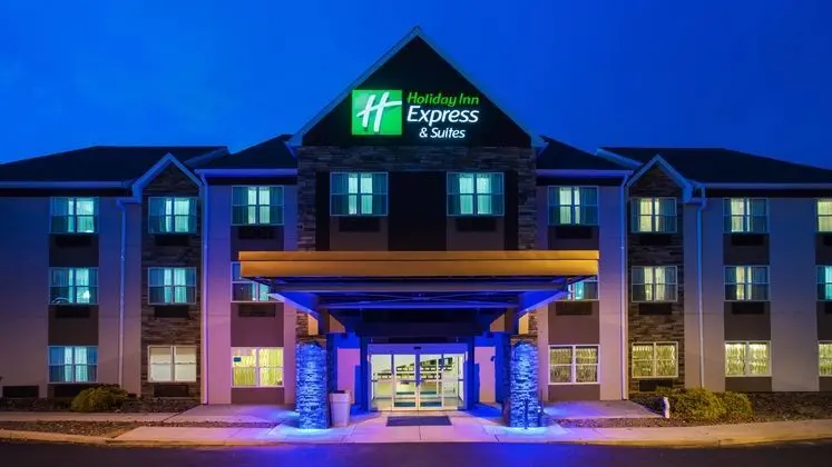 Holiday Inn Express and Suites Wyomissing