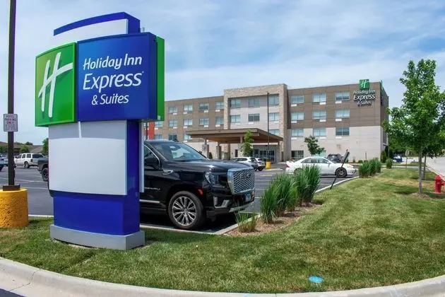 Holiday Inn Express & Suites Yorkville, an IHG Hotel - Dış Mekan