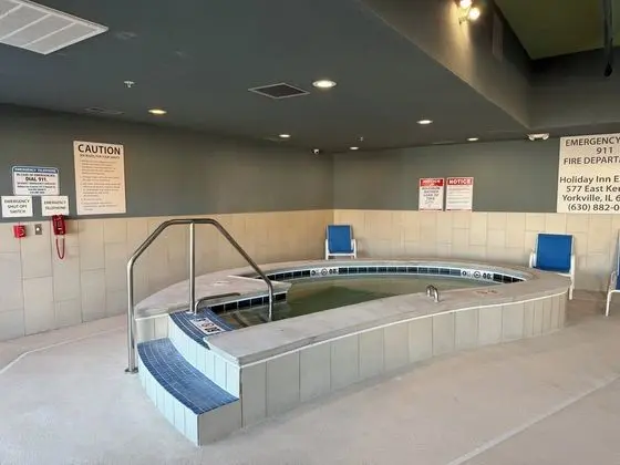 Holiday Inn Express & Suites Yorkville, an IHG Hotel - Spa