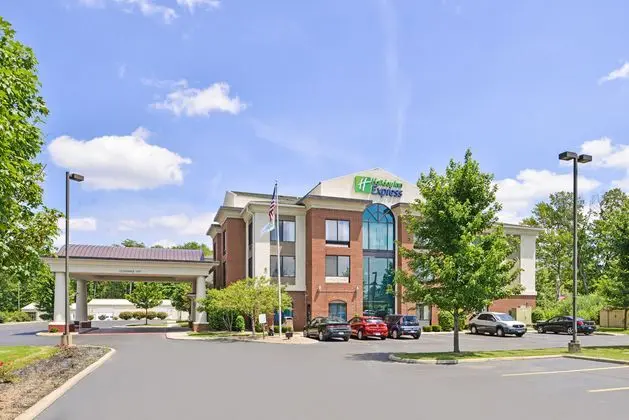 Holiday Inn Express and Suites Youngstown N. Lima
