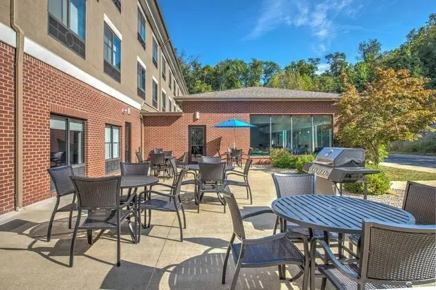 Holiday Inn Express Hotel & Suites Zanesville Nort - Dış Mekan