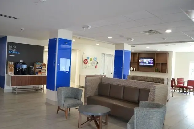 Holiday Inn Express Tallahassee University Central, an IHG Hotel - Yerinde Yemek