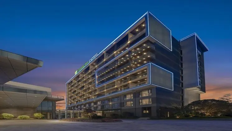 Holiday Inn Express Tengchong Hot Spring, an IHG Hotel - Dış Mekan