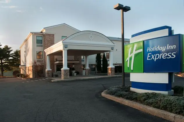 Holiday Inn Express Vernon - Manchester