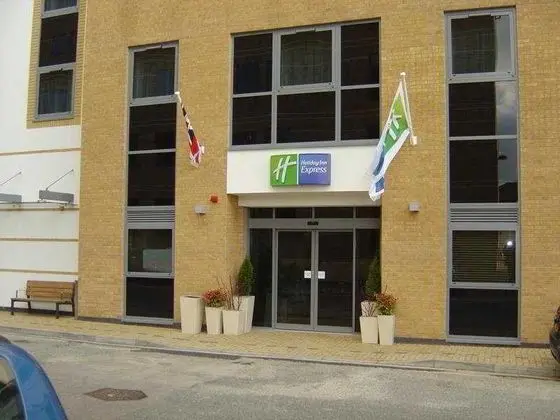 Holiday Inn Express Watford Junction