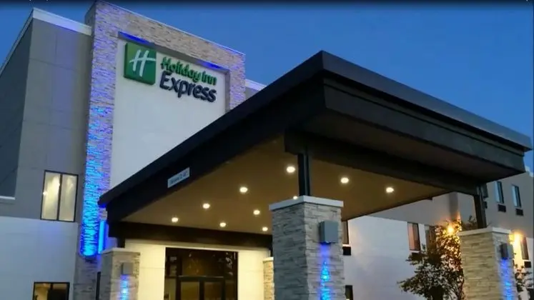 Holiday Inn Express White Hall