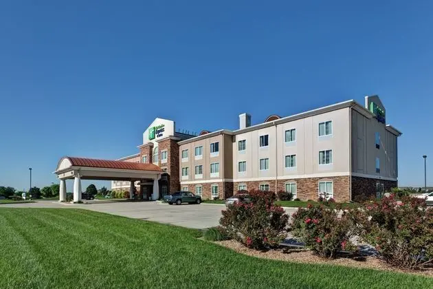 Holiday Inn Express Wichita Northwest - Airport Ar - Dış Mekan