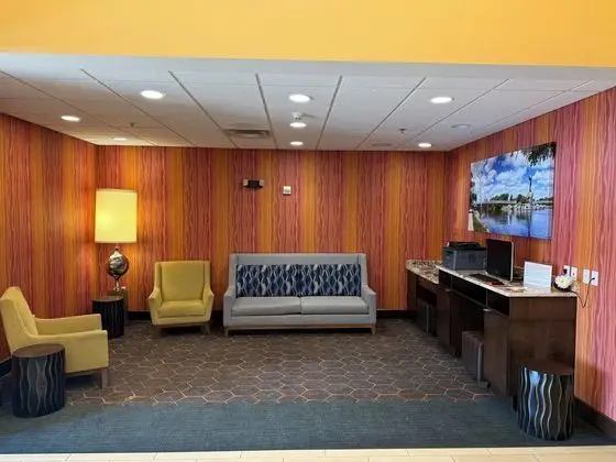 Holiday Inn Express Wichita South - Dış Mekan