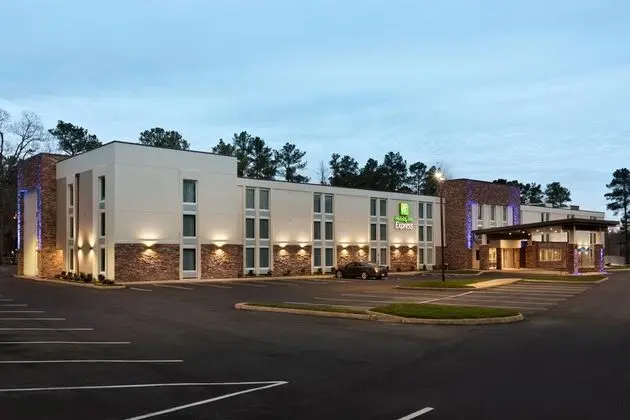 Holiday Inn Express Williamsbrg Busch Gardens Area