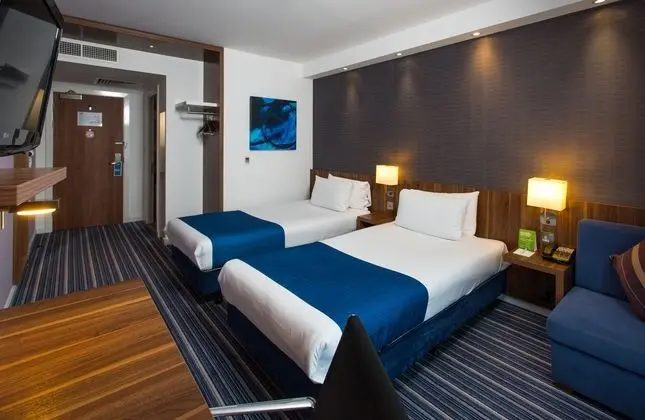 Holiday Inn Express Wimbledon South