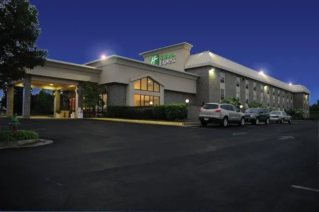 Holiday Inn Express Winchester South Stephens City