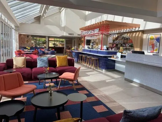 Holiday Inn Express Windsor - Lobi