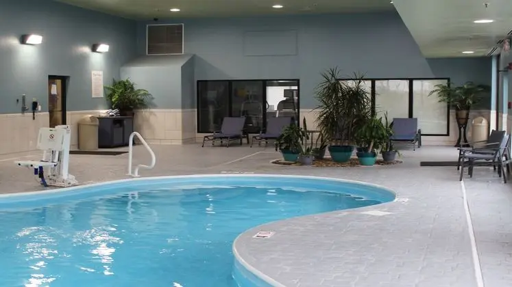 Holiday Inn Express Winfield Teays Valley - Havuz