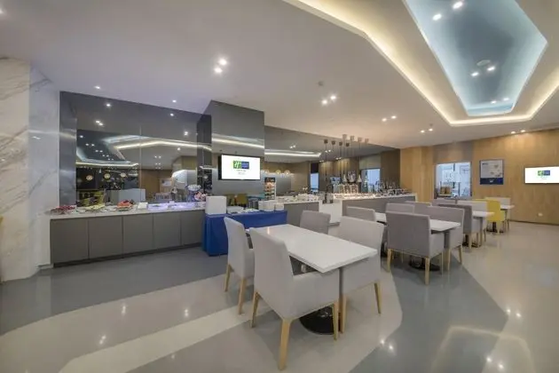Holiday Inn Express Yantai YEDA - Yeme / İçme