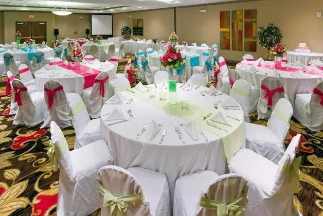 Holiday Inn Fort Myers Airport @ Town Center