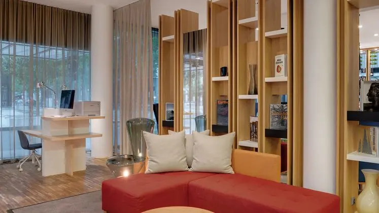 Holiday Inn Frankfurt - Alte Oper, an IHG Hotel - Lobi