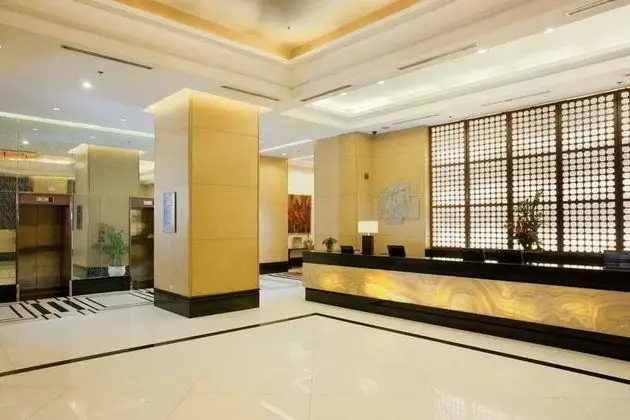 Holiday Inn Galleria Manila - Lobi