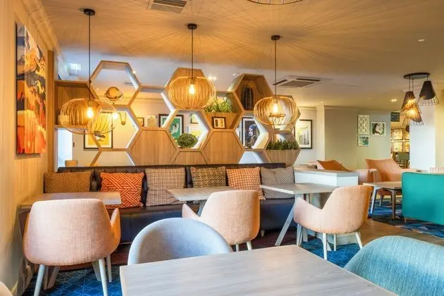 Holiday Inn Glasgow Airport - Dış Mekan
