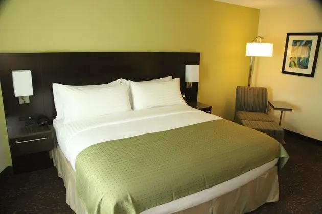 Holiday Inn Greensboro Coliseum - Oda
