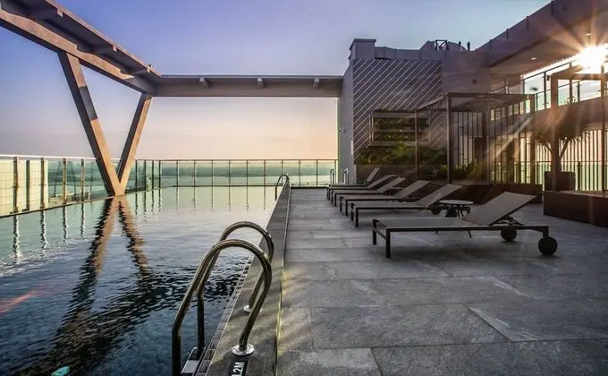 Holiday Inn Johor Bahru City Centre, an IHG Hotel - Havuz