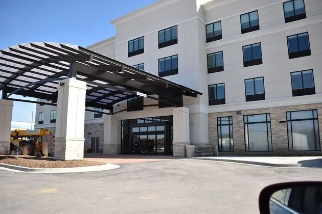 Holiday Inn Kansas City - Northeast, an IHG Hotel - Dış Mekan