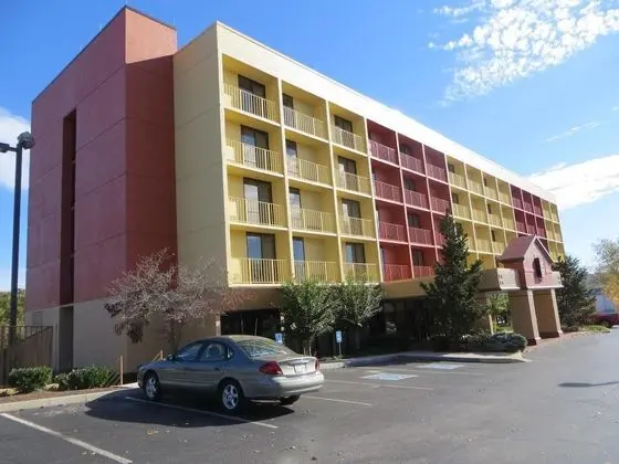 HOLIDAY INN KNOXVILLE N - MERCHANT DRIVE