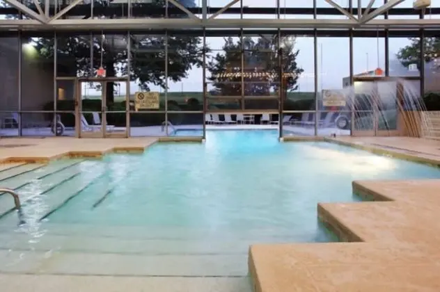 Holiday Inn Knoxville West Cedar Bluff Rd - Havuz