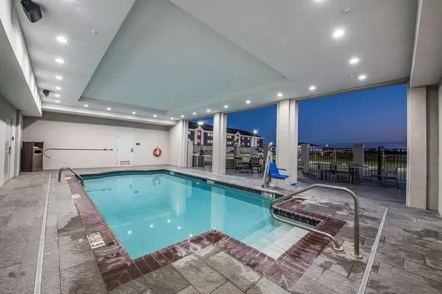 Holiday Inn Lake Charles W Sulphur - Havuz