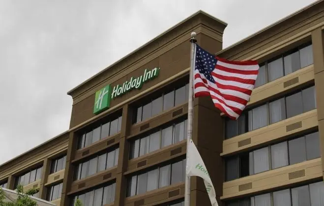 Holiday Inn Lakewood