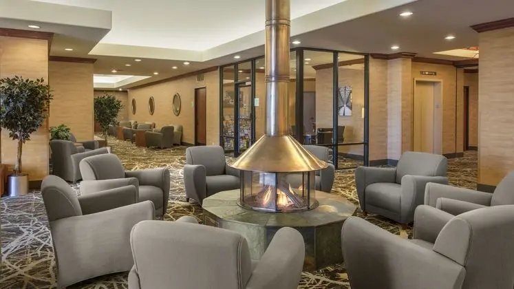 Holiday Inn Lakewood - Dış Mekan