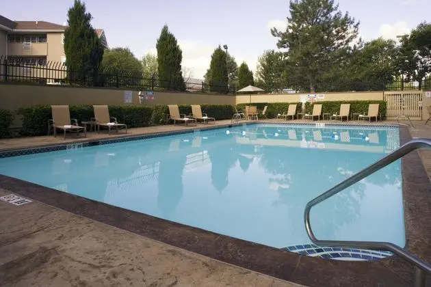 Holiday Inn Lakewood - Havuz