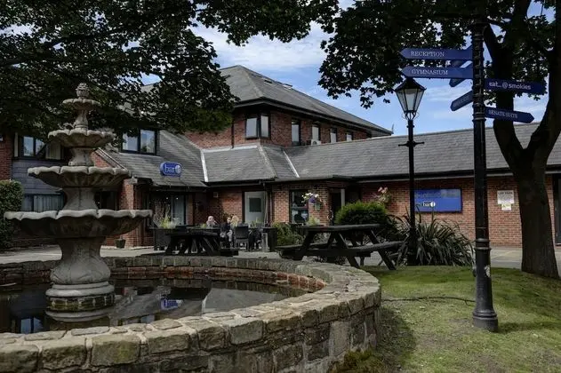 Holiday Inn Manchester - Oldham, an IHG Hotel - Dış Mekan