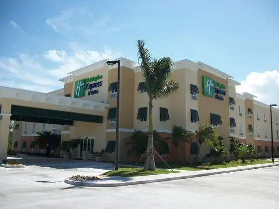 Holiday Inn Resort and Marina Marathon