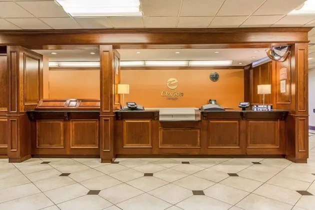 Holiday Inn Minot (Riverside) - Lobi