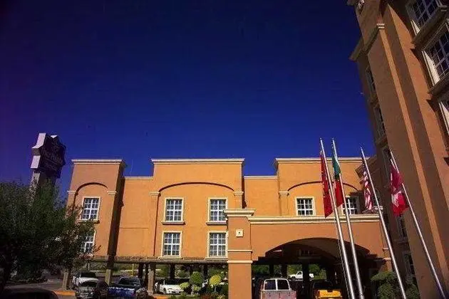 HOLIDAY INN MONCLOVA