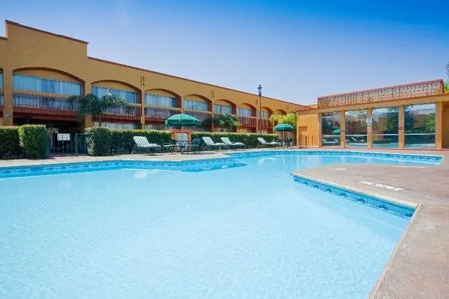 Holiday Inn Monterrey Norte - Havuz