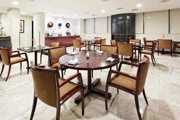 Holiday Inn Monterrey Parque Fundidora - Yeme / İçme
