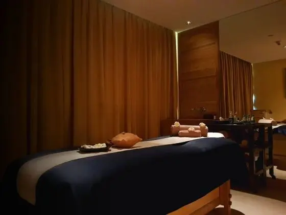 Holiday Inn Mumbai International Airport, an IHG Hotel - Spa