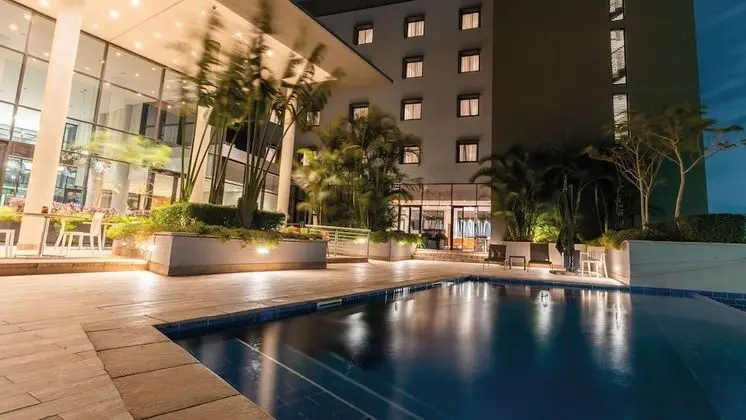 Holiday Inn Nairobi Two Rivers Mall, an IHG Hotel - Havuz